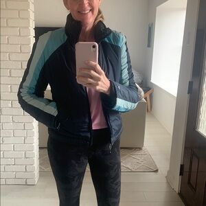 Abercrombie & Fitch Black and Blue Ski Jacket Sleek Fit